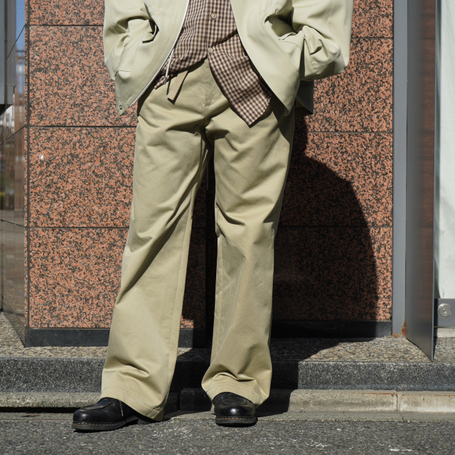 AURALEE WASHED FINX CHINO BELTED PANTS