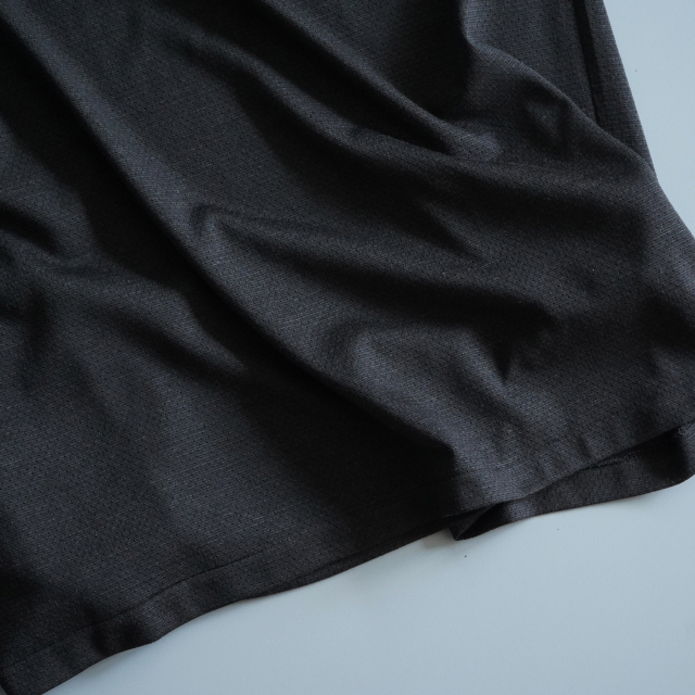 COMOLI ウールメッシュ ノースリーブ CHARCOAL