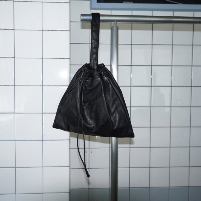 バッグ COMESANDGOES COW LEATHER DRAWSTRING BAG COMESANDGOES 