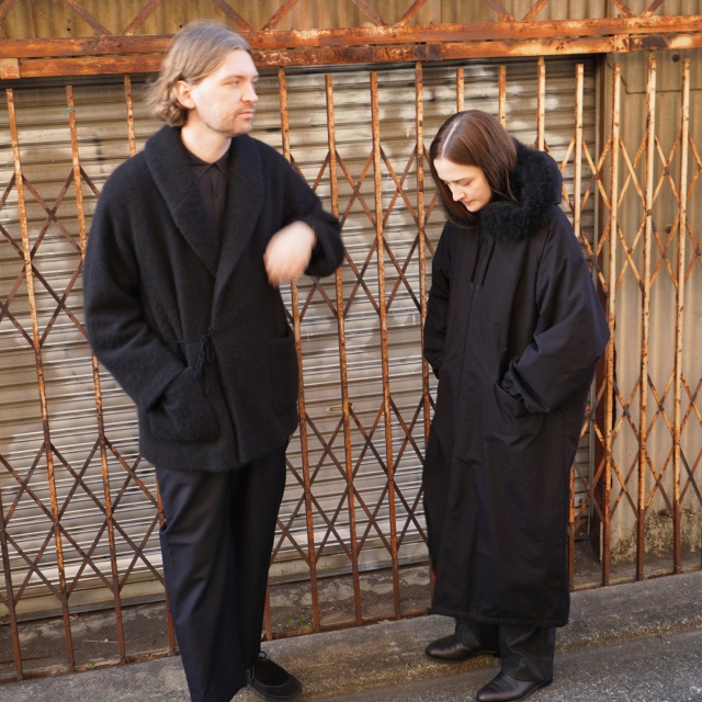 COMOLI ウールサージ パンツ NAVY