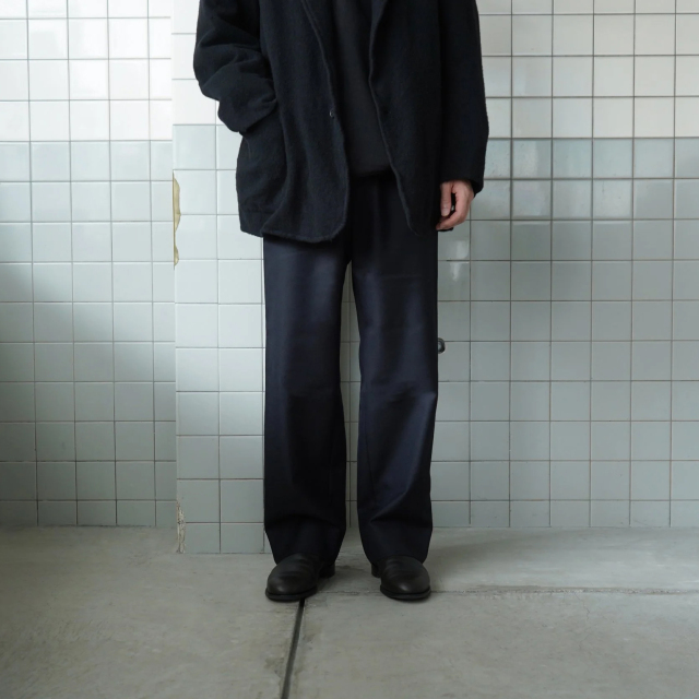 COMOLI ウールサージ パンツ NAVY