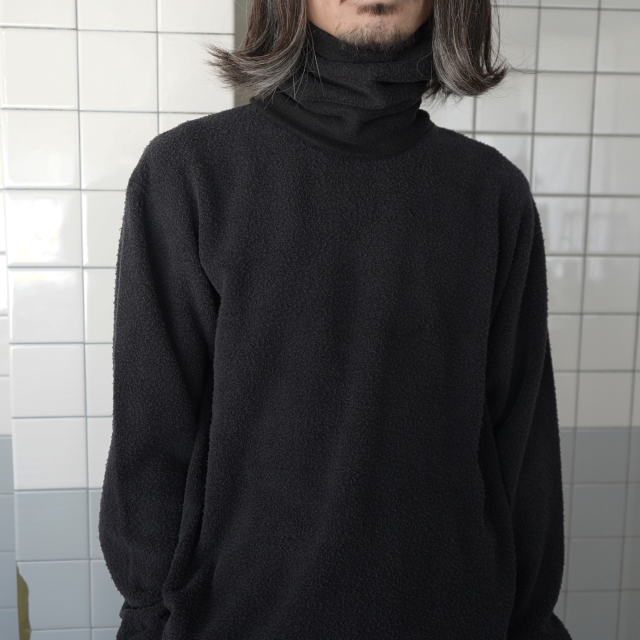 COMOLI フリースネックウォーマー FADE BLACK