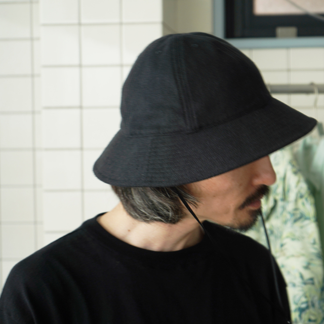 COMOLI シルクネップ ハット BLACK