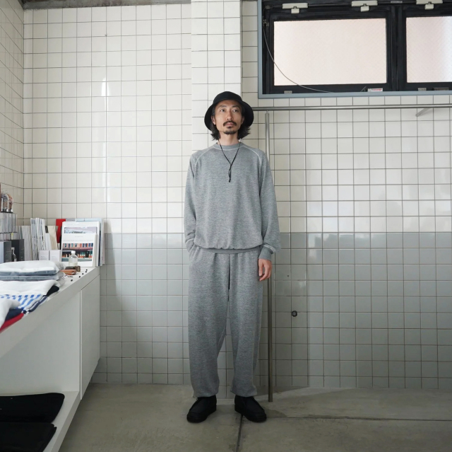 COMOLI グレー裏毛 クルーネック GRAY