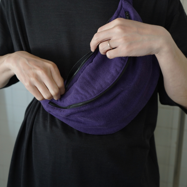 COMOLI シルクネップ ウエストバッグ PURPLE