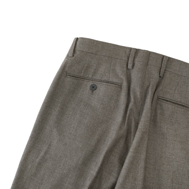 AURALEE SUPER LIGHT WOOL TWO-TUCK SLACKS