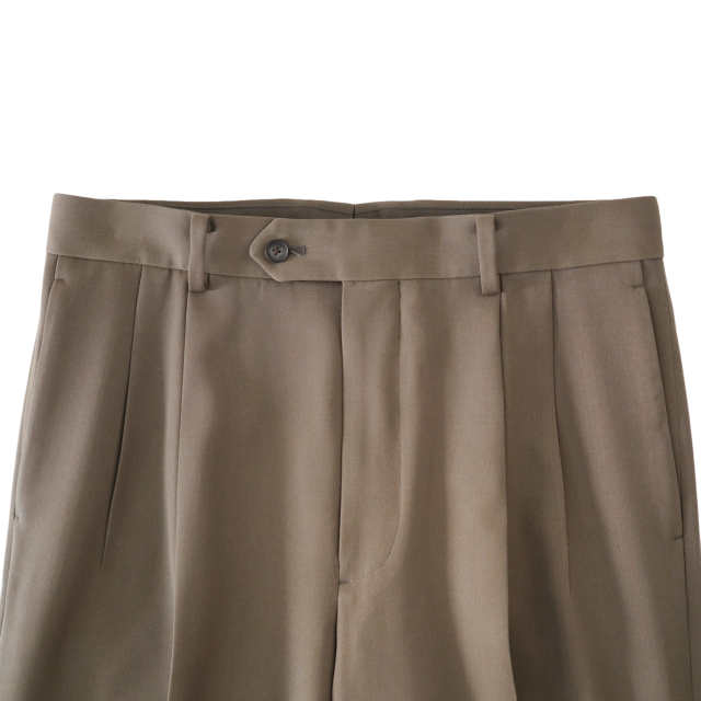AURALEE LIGHT WOOL MAX GABARDINE TWO-TUCK SLACKS
