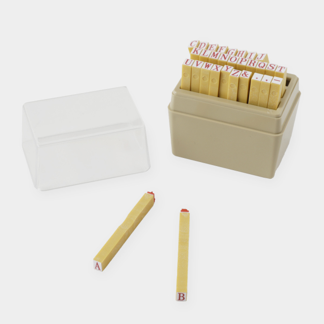 シャチハタ 柄付ゴム印 アルファベットセット 3号 (07152132)