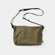 小振りなショルダーバッグ bdw8394.jpg