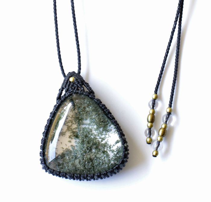 オールドストック!ネパール産★ガネッシュヒマールのまくらめペンダント No5    /4月 【天然石・パワーストーン】