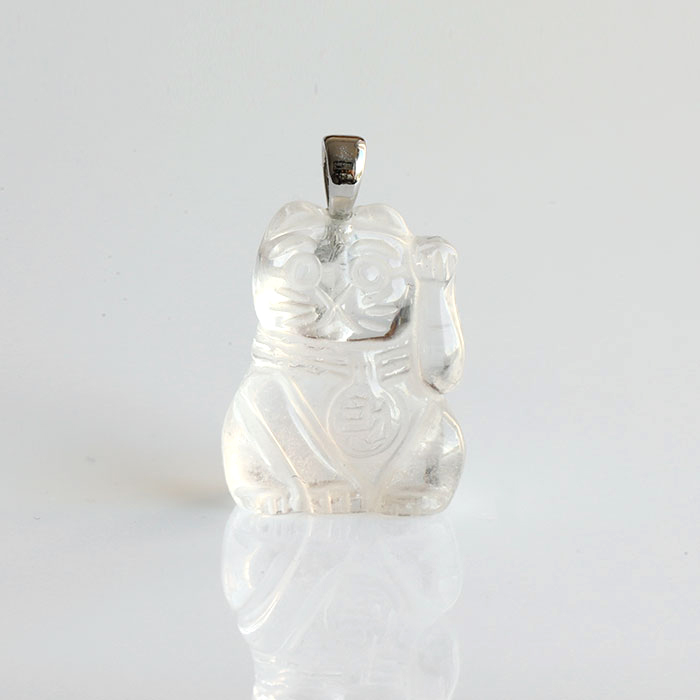 新春！伊勢浄化！招き猫のペンダント Mサイズ　【水晶・左手】　　ise2023