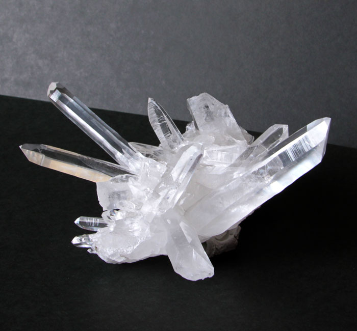 限定!特価☆ブラジル産のレーザークォーツ（シンキングクォーツ）クラスター　2　【パワーストーン・天然石】　