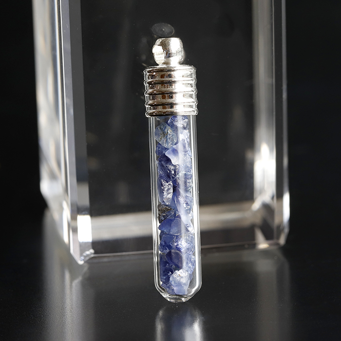 特価!大人気のベニトアイトのペンダント（チェーン45cm付き）　30×6mm 　ise22  rei