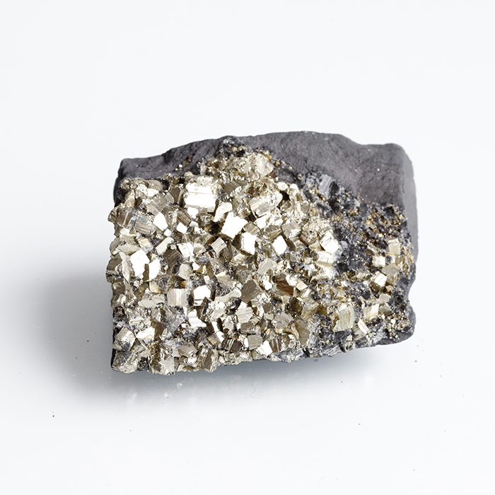 限定!ブラジル産シュンガイトwithパイライトの原石　33×40.9 mm   　【6】