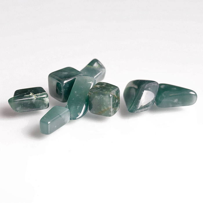 スサノオノミコト☆グアテマラ産翡翠のお守り石　20mm前後    　susa2 rei2  sale