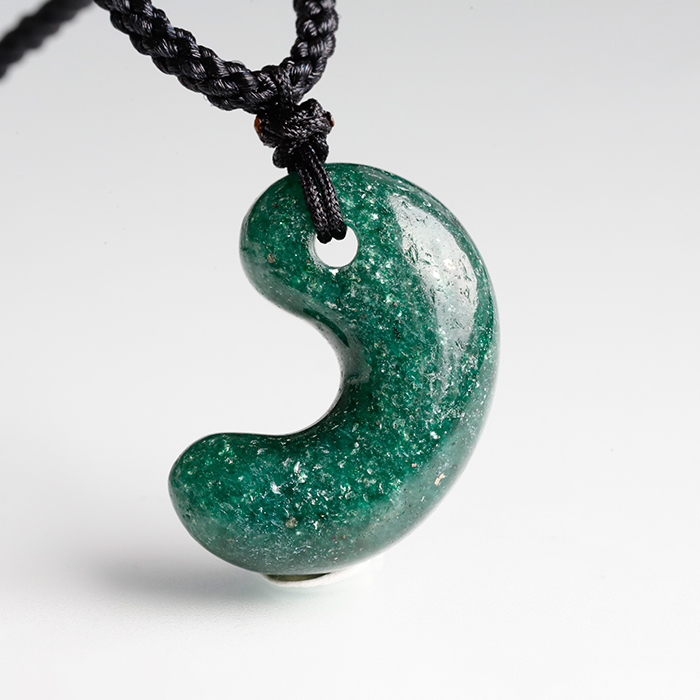 限定!グリーンアベンチュリンのSAの勾玉ペンダント[No.12]　susa2 rei2 sale