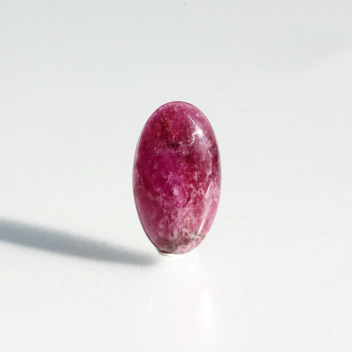 伊勢!レア!カナダ産 高品質ユーディアライトのルース　[20.7×12.1mm ]　No.5     ise25　