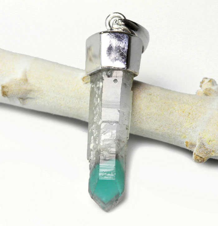 大特価!レア!アジョイト(アホーアイト)　イン　クォーツのペンダント 　4   【パワーストーン・天然石】