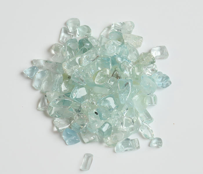 抜き打ち鑑別済み！限定!ブラジル産アクアマリンのさざれ　100g　　　【Mサイズ】　　10mm前後　　　　