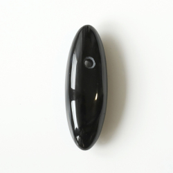 【伊勢】隠岐の黒曜石＝オブシディアンの大珠【47.3×16mm】 　　 　[No.1]　　　　　