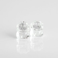 新春！伊勢浄化！招き猫のミニピアス 豆サイズ　【水晶・両手】　ise2023