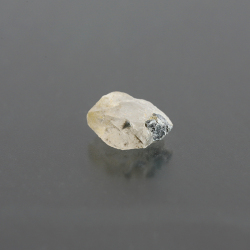 ロット鑑別済☆限定!ロシア産☆フェナカイトの原石　【42】　7.7×9.7mm