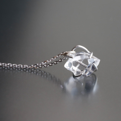 限定!ハーキマーダイヤモンドの原石　ミニペンダントトップ　12×8mm 【4】