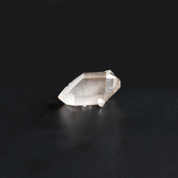 限定!再×20 ご紹介!証明書付き☆DT／羽付き／レコードキーパー モンドクォーツ　【27.5×19×11mm】　No.145