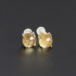 【伊勢】ゴールドタイチン キャッツルチルAA＋のK18Gピアス　8.5mm 　[A]    ise izumo 2022