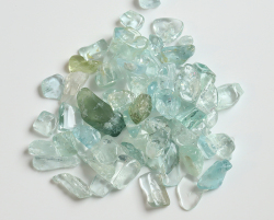 抜き打ち鑑別済み！限定!ブラジル産アクアマリンのさざれ　100g　　　【Lサイズ】　　12mm前後　　　　