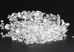 限定★ネパール・ガネッシュヒマール産水晶の高品質さざれ　[100ｇ]　　タイプ2    /4月　【天然石・パワーストーン】