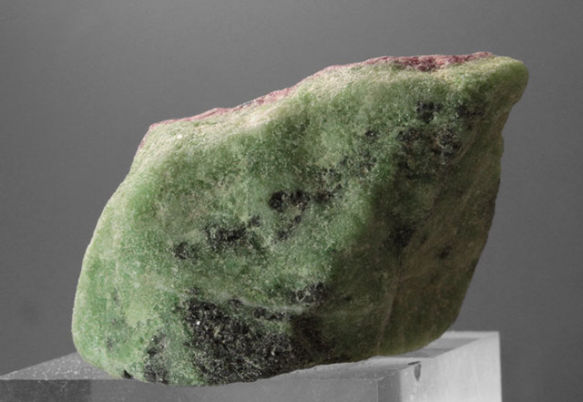 珍品!大特価!ルビー・イン・ゾイサイトの原石 《S》 No.3 /7月