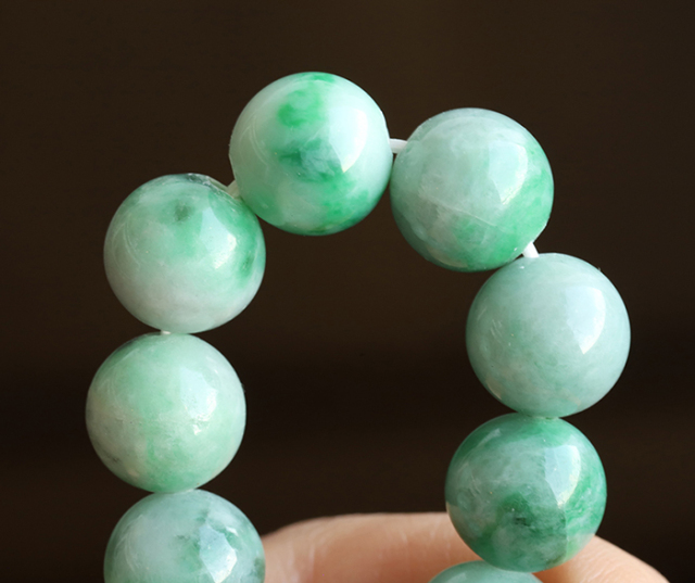 ミャンマー産 翡翠２連ブレスレット（径１８cm） ミャンマー産 翡翠2連ブレスレット（径18cm） 楽天市場】65110