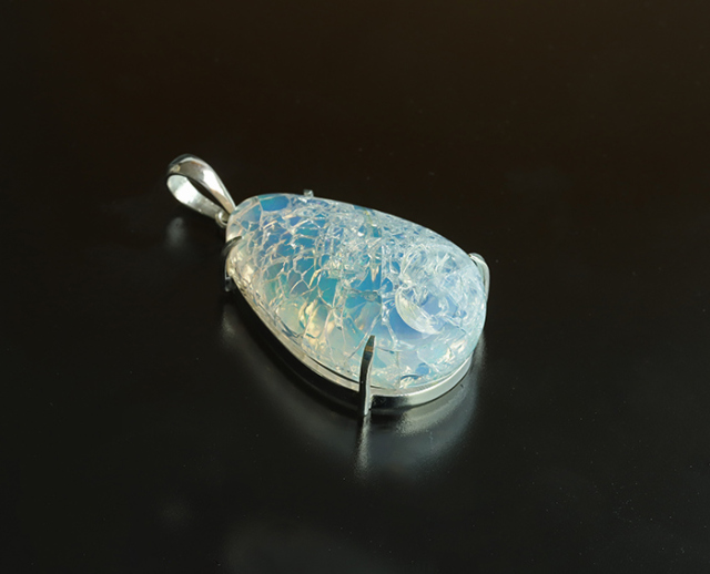 伊勢浄化】大特価!エチオピアンオパールのペンダントトップ 23×18mm ise8 