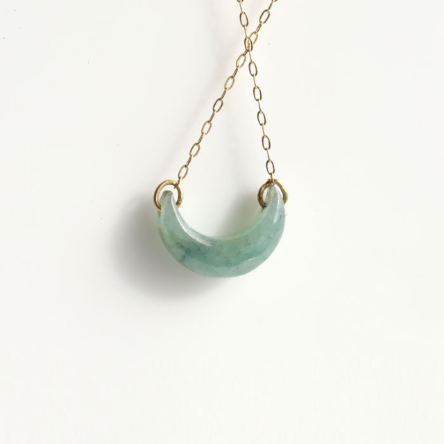 ✳業者様へ‼️premiumシリーズ　糸魚川翡翠勾玉　超絶品色彩　鑑別書 ✳初の絶品色彩 絶対のおすすめ‼️25万円以上します糸魚川