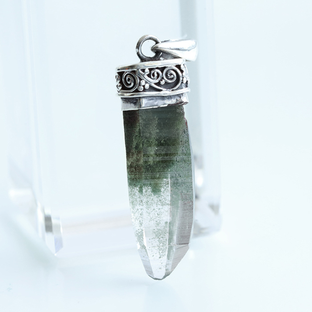 限定!特価!ヒマラヤ☆ネパール産☆ガネッシュヒマール水晶 勾玉【M
