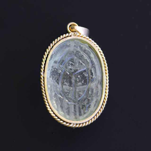 伊勢】リビアングラスのスカラベK18Gペンダント 【天然石