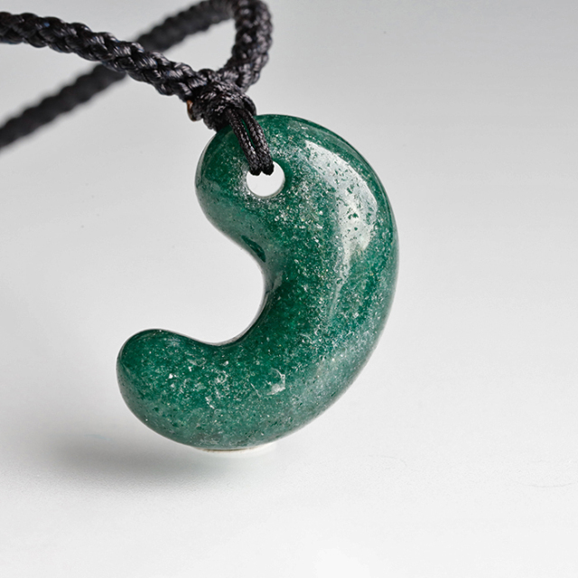 ダークグリーン勾玉K18トップ ダークグリーン勾玉K18トップ