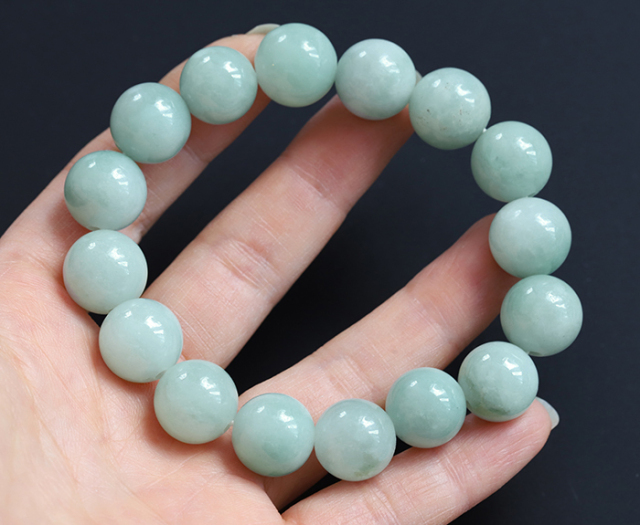 鑑別書付】大特価!翡翠の ブレスレット[2] 【天然石・パワーストーン】