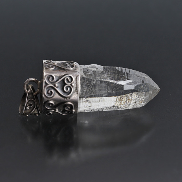 限定!特価!ヒマラヤ☆ネパール産☆ガネッシュヒマール水晶 勾玉【M