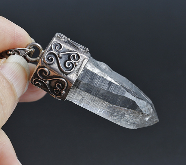 ヒマラヤ水晶 勾玉（ガネッシュヒマール産） ganeza-mh1010is-350x350.jpg