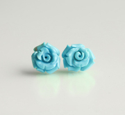 【伊勢浄化】スリーピングビューティー産ターコイズの手彫り薔薇 K18Gピアス　《3》　　6.8×11.7mm   susa ise11