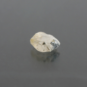 ロット鑑別済☆限定!ロシア産☆フェナカイトの原石　【42】　7.7×9.7mm