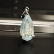 【伊勢浄化】イリデッセンスアクアマリン（シンデレラアクアマリン）のシルバーペンダント　　　【15×7mm】 No.4　　ise24