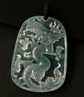珍品!アイスブルー翡翠の玉持ち龍ペンダント/5月【パワーストーン,天然石】