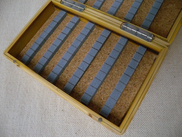 銘木毛鈎箱 HANDCRAFT NATURAL WOOD FLY BOX 樹種：バンブー ハンド