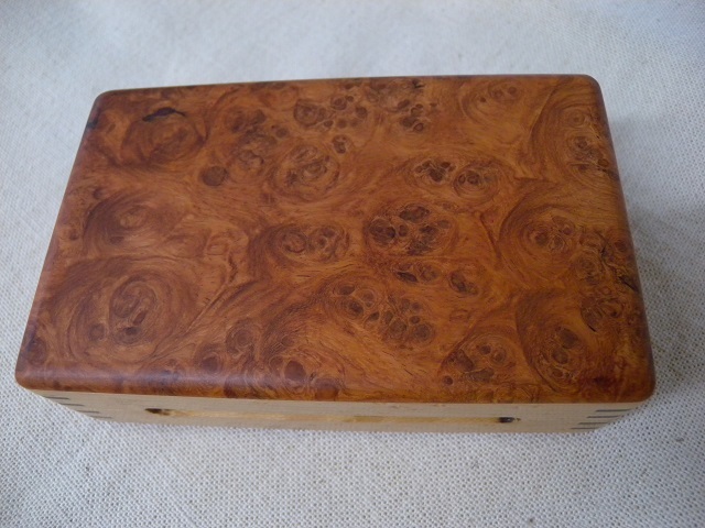 銘木毛鈎箱 HANDCRAFT NATURAL WOOD FLY BOX 樹種：花梨 ハンド