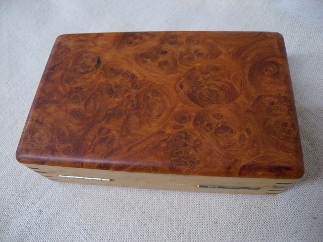 銘木毛鈎箱 HANDCRAFT NATURAL WOOD FLY BOX 樹種：花梨 ハンド
