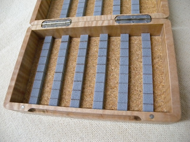 銘木毛鈎箱 HANDCRAFT NATURAL WOOD FLY BOX フライの雑誌柄 ハンド