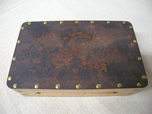 フライボックス　木製　Made in New Zealand 銘木毛鈎箱（薄型） HANDCRAFT NATURAL WOOD FLY BOX サビ
